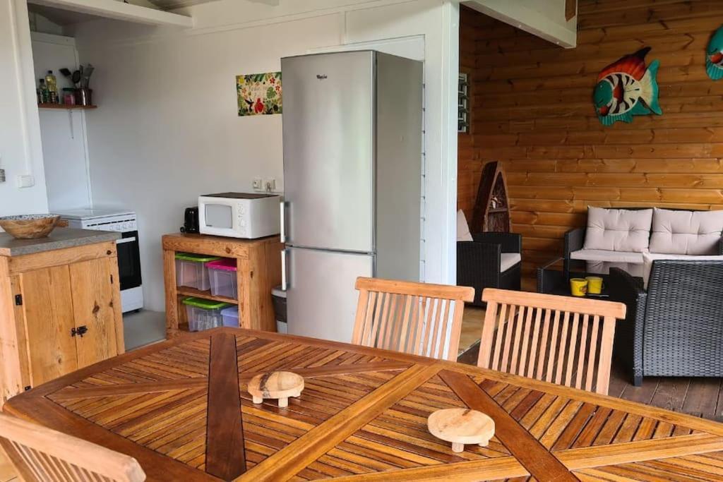 Grand Bungalow Avec Piscine Et Vue Mer Bouillante Zewnętrze zdjęcie